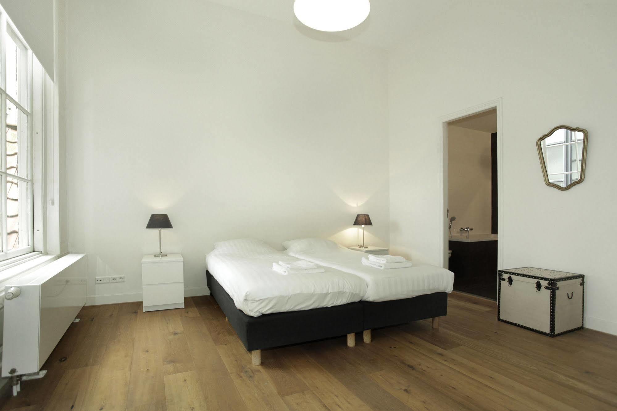 Stayci Serviced Apartments Luther Deluxe デン・ハーグ エクステリア 写真